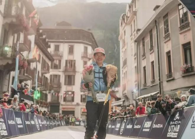 门徒平台：“退一步”是骗局：她们涌入山中，把世界越走越大