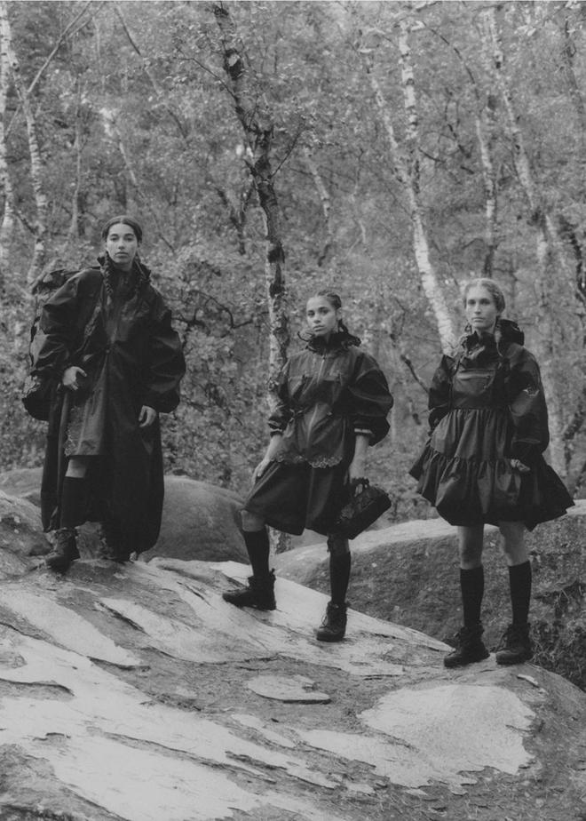 门徒平台：“退一步”是骗局：她们涌入山中，把世界越走越大