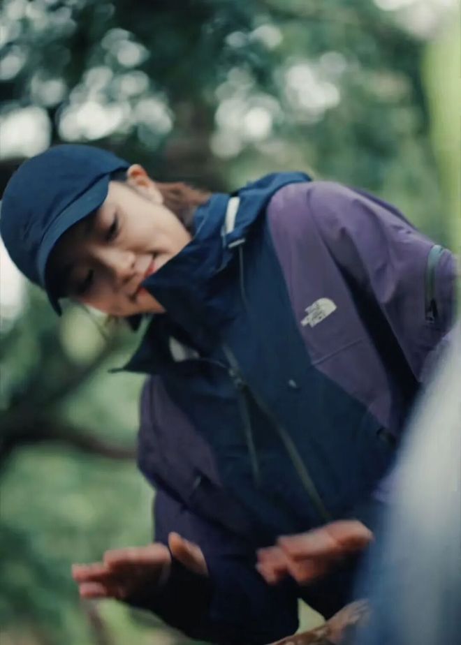 门徒平台：“退一步”是骗局：她们涌入山中，把世界越走越大