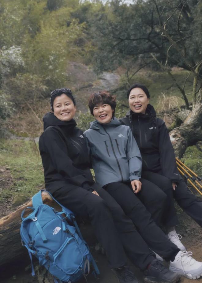 门徒平台：“退一步”是骗局：她们涌入山中，把世界越走越大